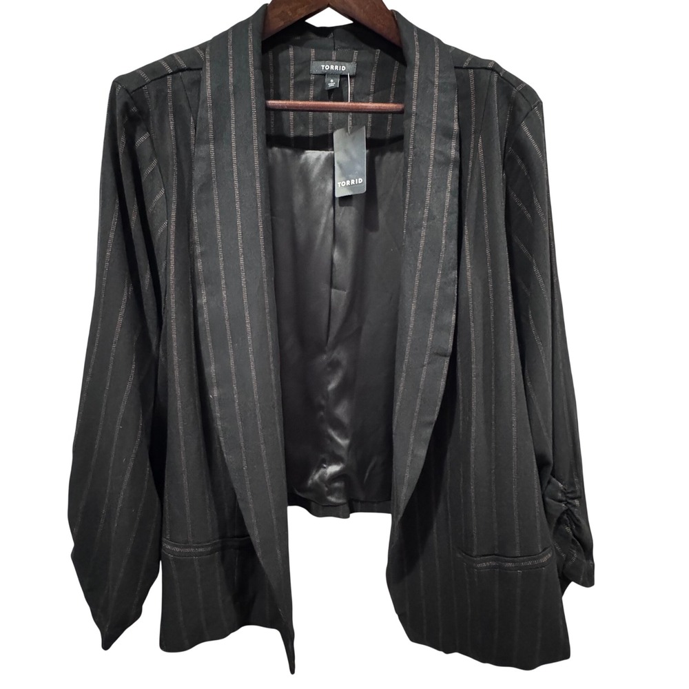 Torrid Twill Blazer Womens 5 5X 28 Black Pinstripe NWT Ruched 3/4 Sleeve Shawl